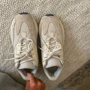 700s Yeezy